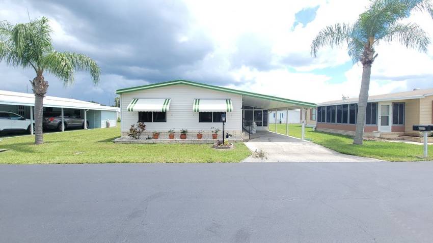 Winter Haven, FL Mobile Home for Sale located at 210 Sweet Circle Orange Manor West